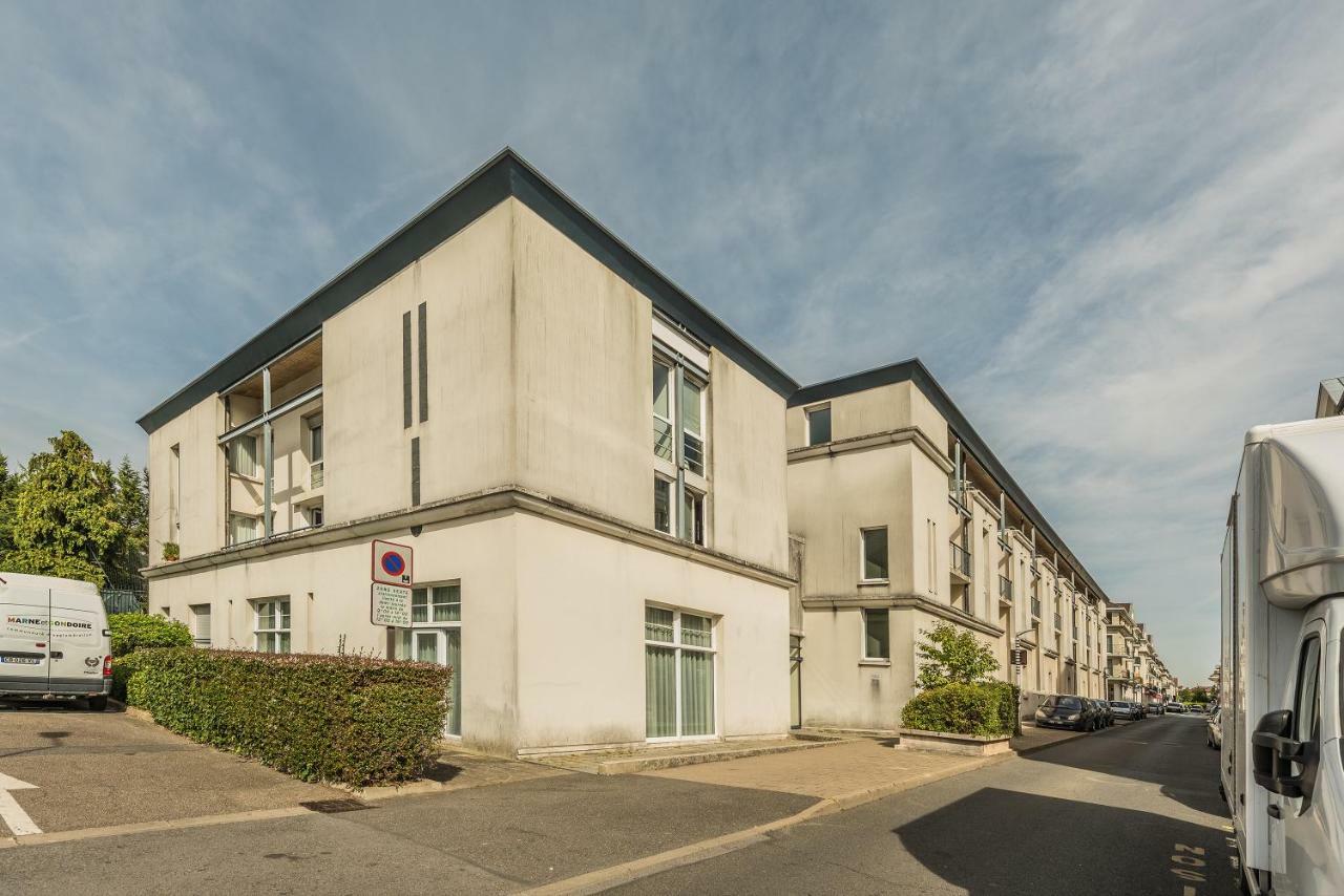 James Cook - Fairytale Factory Apartamento Bussy-Saint-Georges Exterior foto